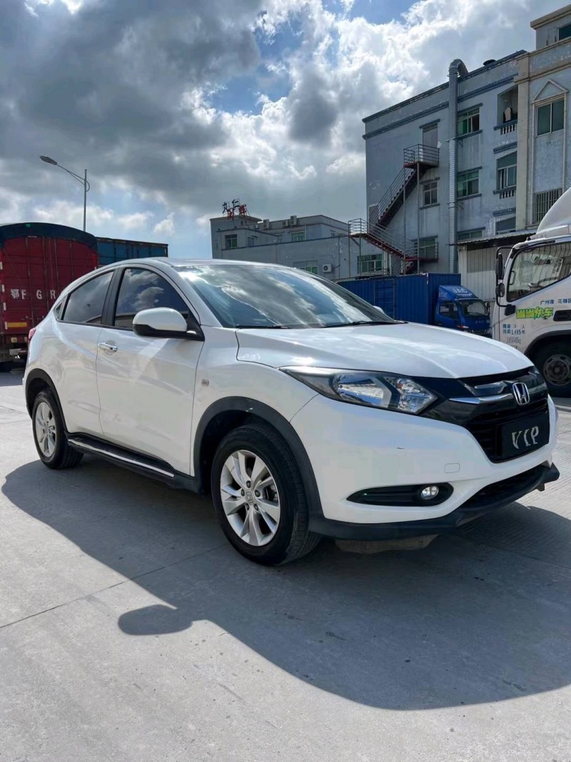 东莞18年本田缤智3