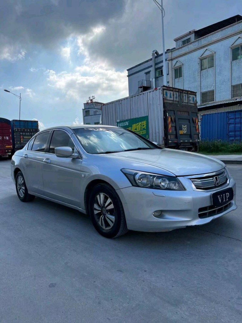 东莞08年本田雅阁3