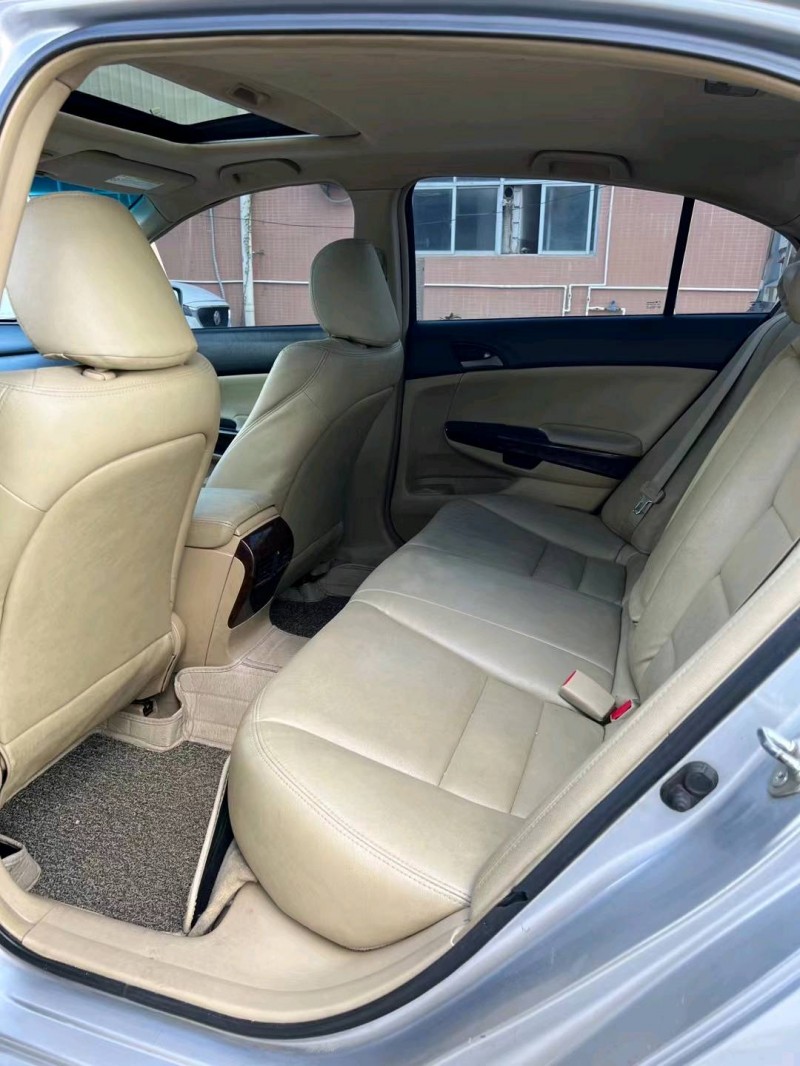 东莞08年本田雅阁5