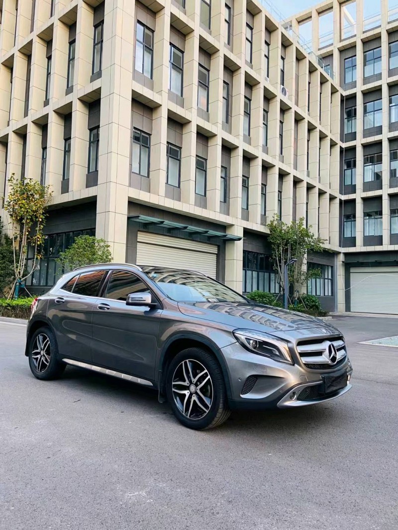 徐州16年奔驰GLA2