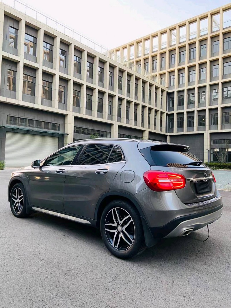 徐州16年奔驰GLA8