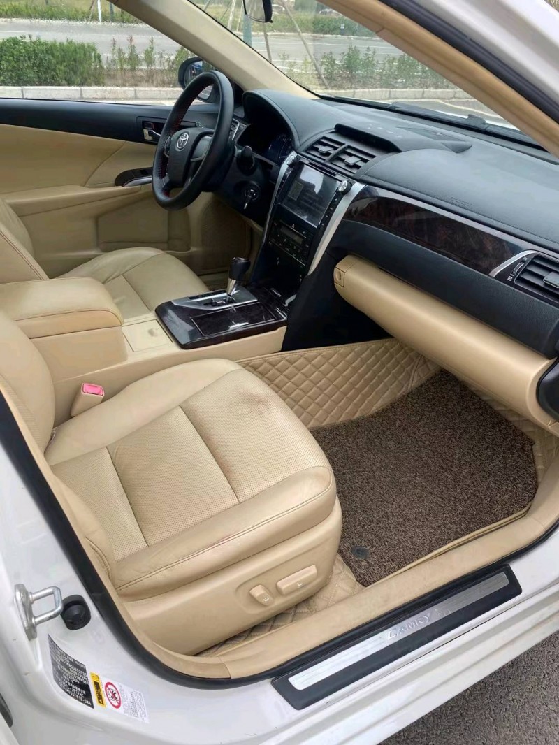 徐州16年丰田凯美瑞3