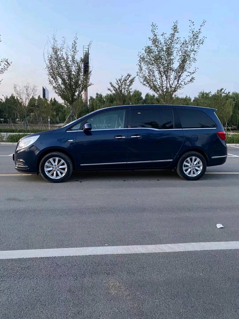 徐州17年别克GL83