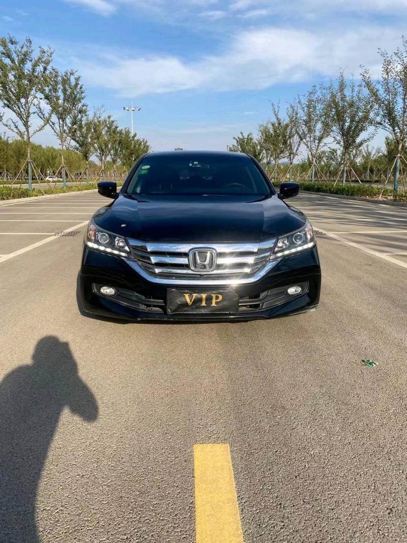 徐州14年本田雅阁1