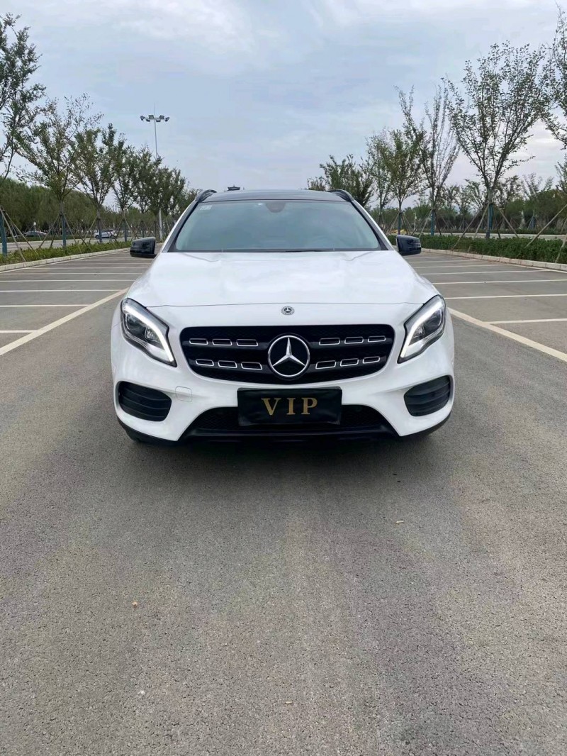 徐州19年奔驰GLA1