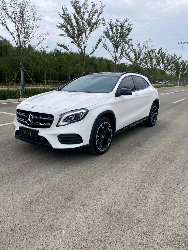 徐州19年奔驰GLA2