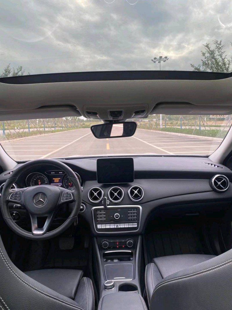 徐州19年奔驰GLA5