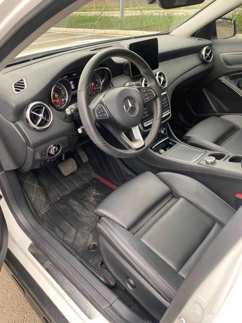 徐州19年奔驰GLA6