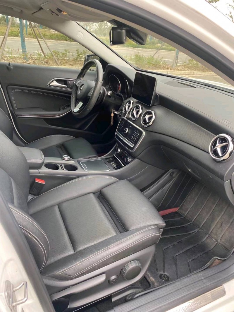 徐州19年奔驰GLA7