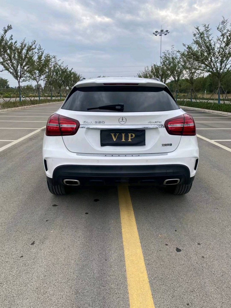 徐州19年奔驰GLA9