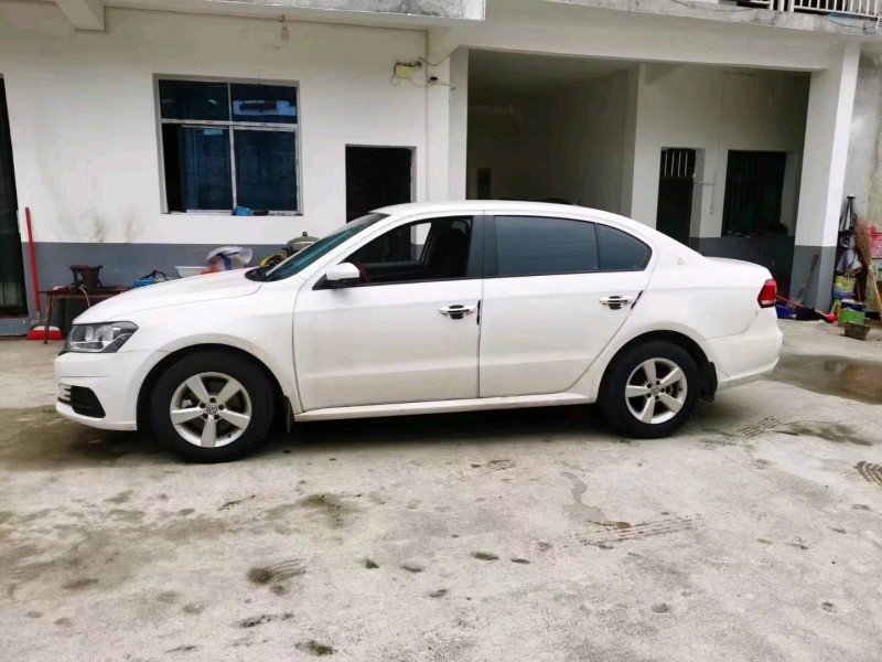 济南21年大众朗逸5