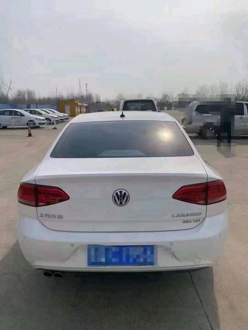 济南17年大众凌渡9