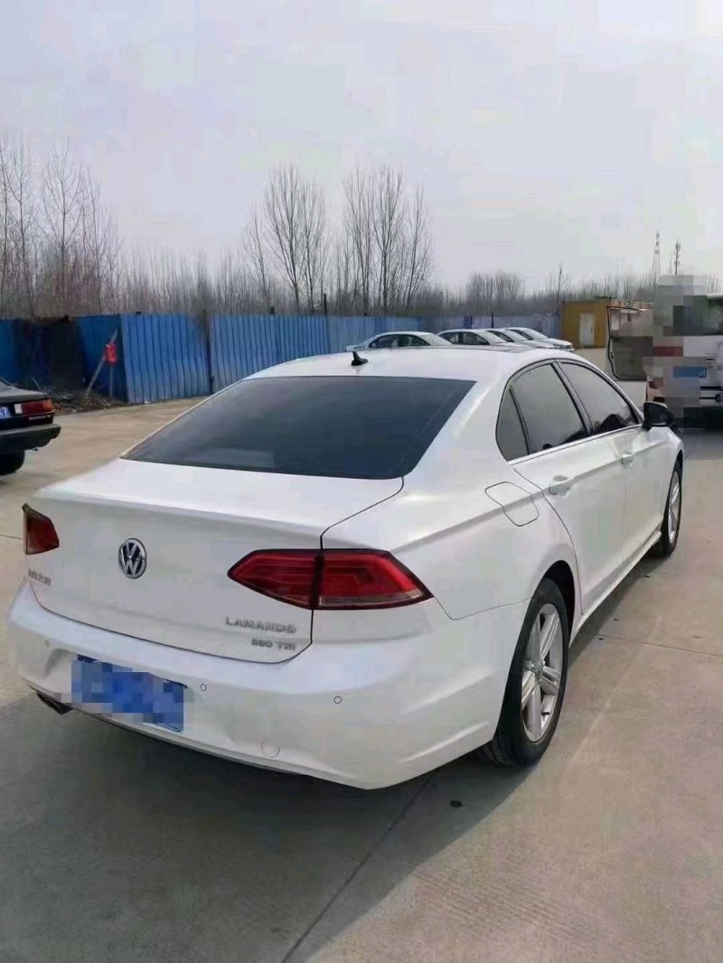 济南17年大众凌渡8