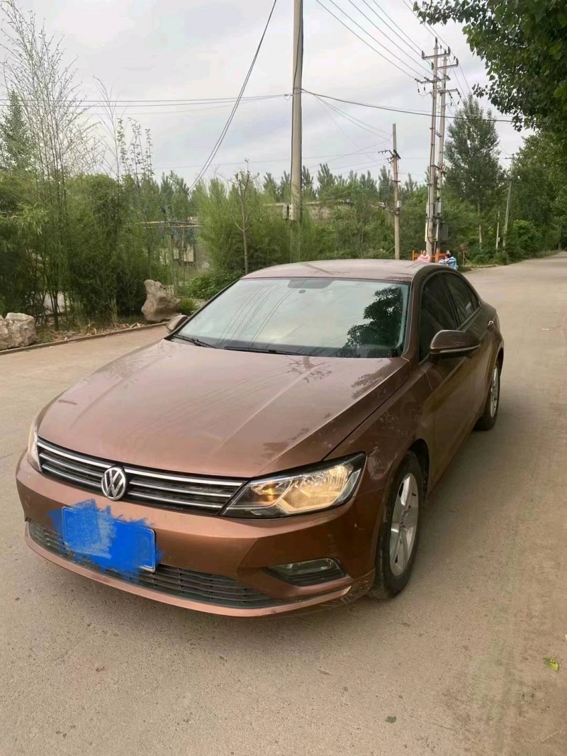 济南17年大众凌渡2