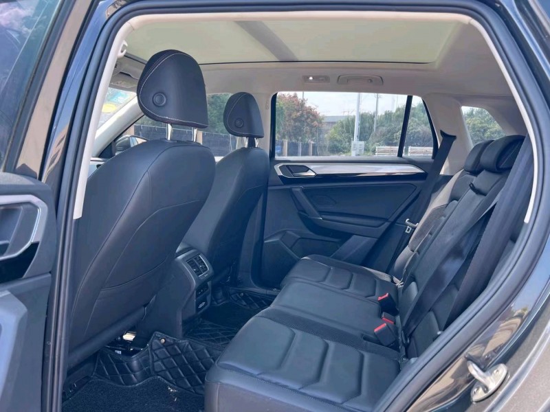 盐城20年大众探岳5