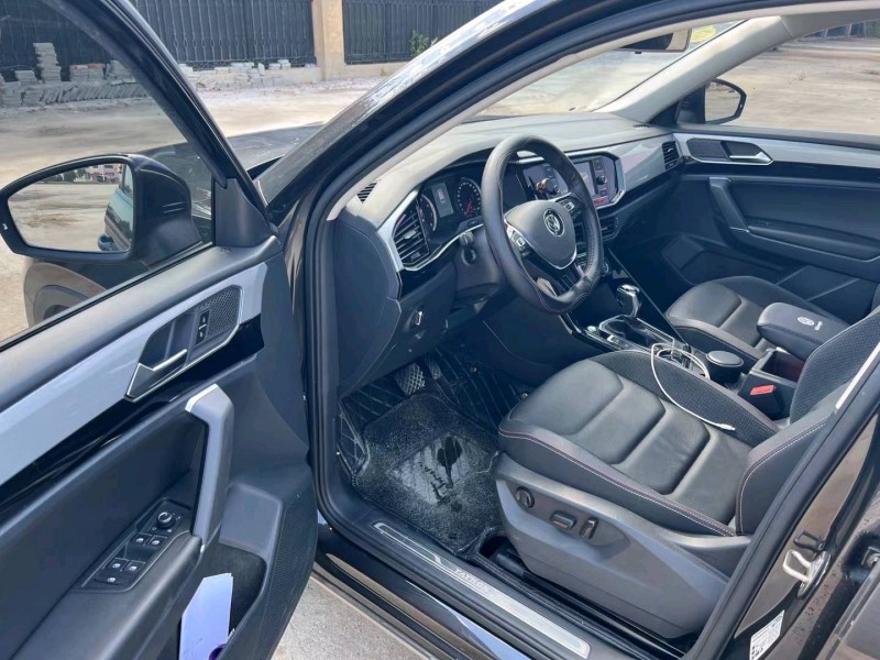 盐城20年大众探岳3