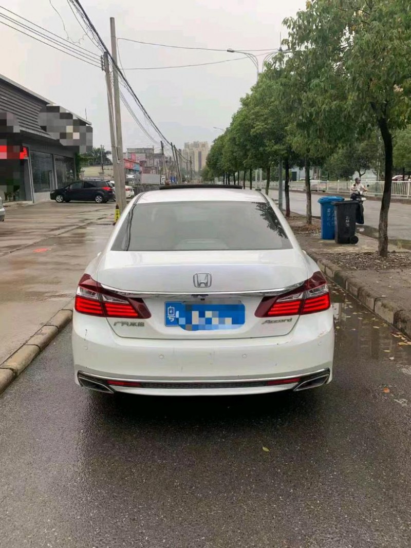 广州17年本田雅阁4