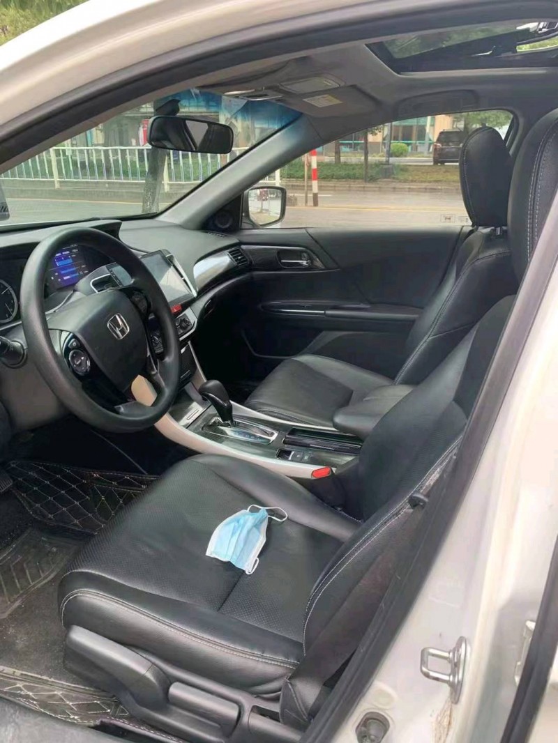 广州17年本田雅阁6