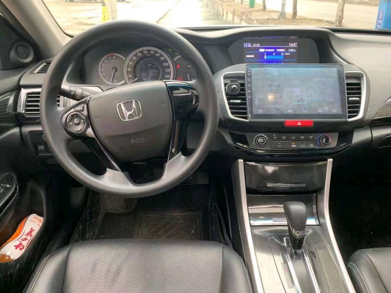 广州17年本田雅阁8