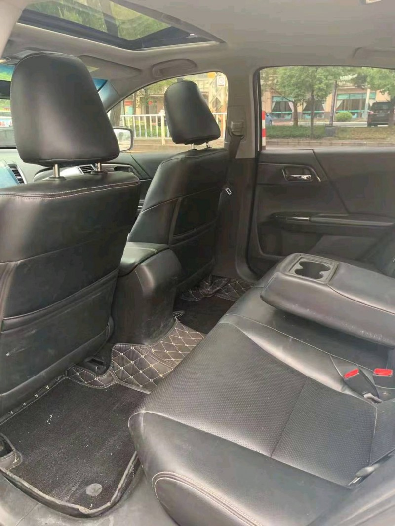 广州17年本田雅阁9