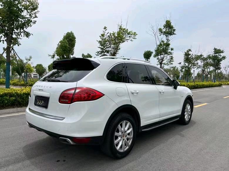 盐城14年保时捷卡宴9