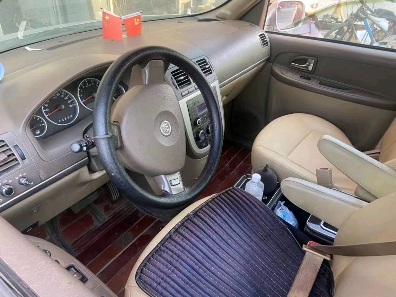 济南13年别克GL83