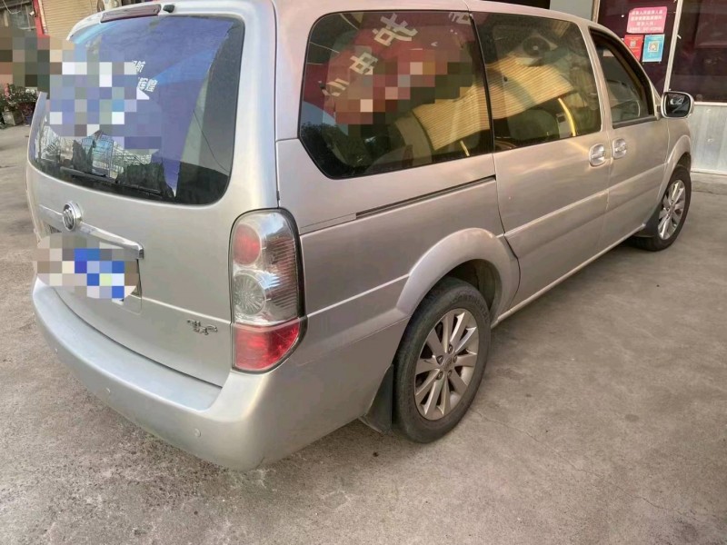 济南13年别克GL86