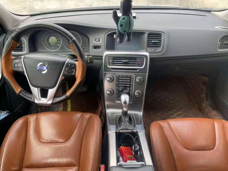 泰州13年沃尔沃S60L5