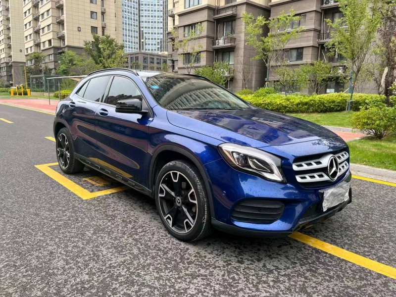 徐州18年奔驰CLA3