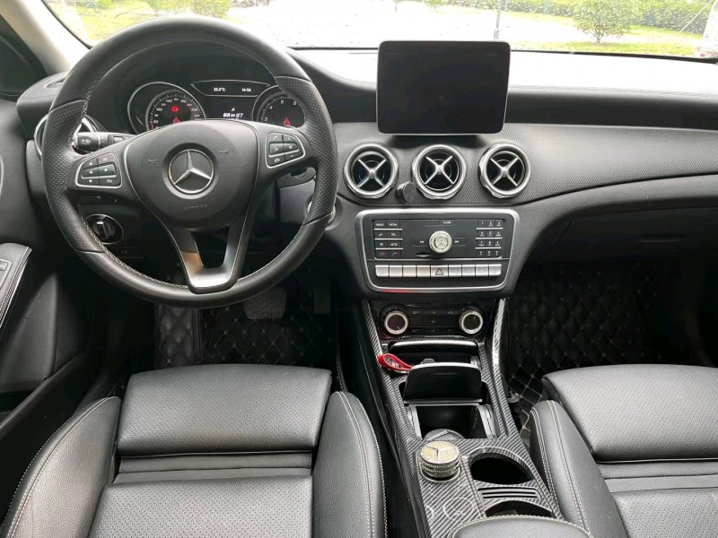 徐州18年奔驰CLA7