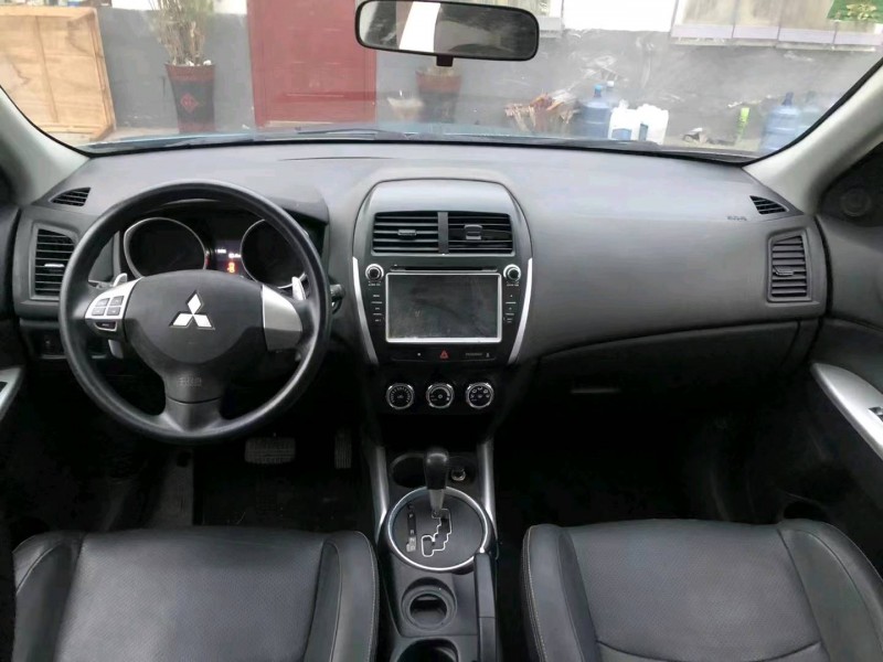 济宁14年三菱劲炫5