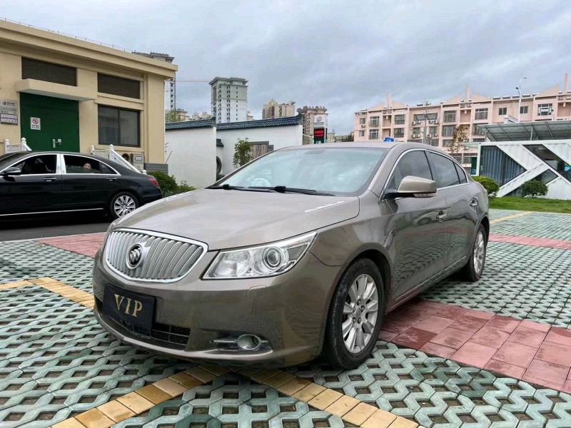 泰州10年别克君越3