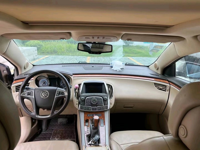 泰州10年别克君越5