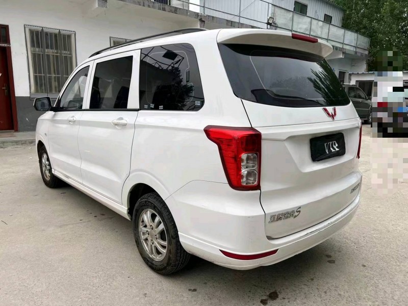 濟寧19年五菱汽車宏光7