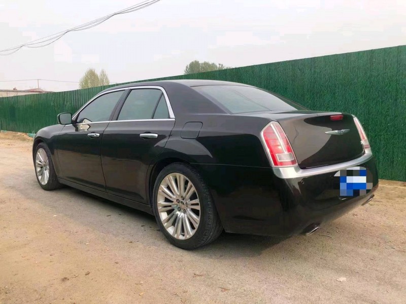 济宁13年克莱斯勒300C2