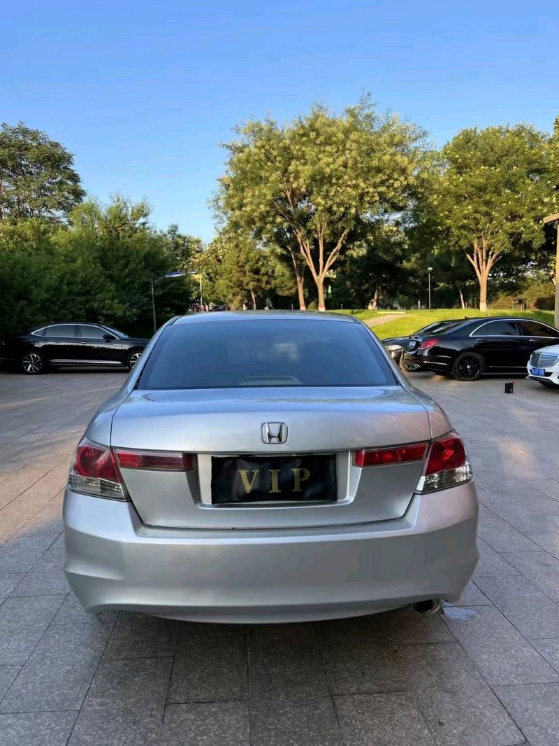 邢台10年本田雅阁9