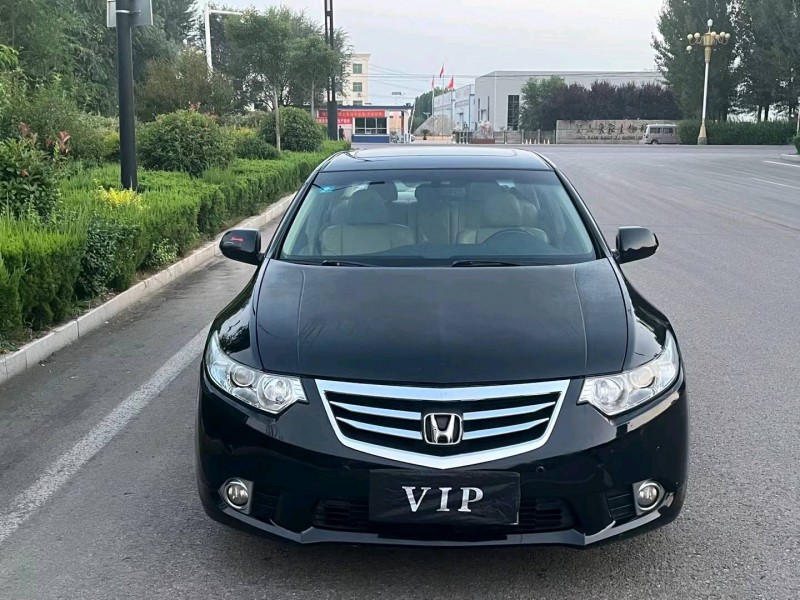 济宁14年本田思铂睿9