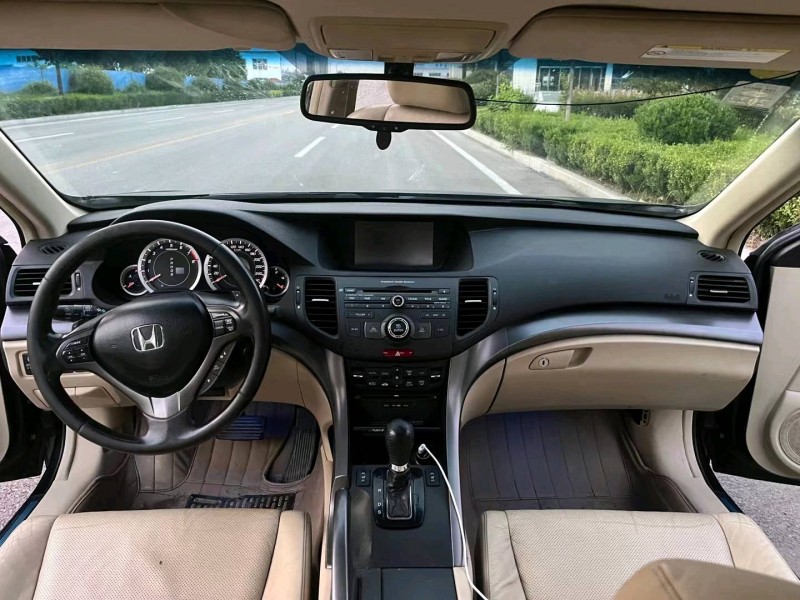 济宁14年本田思铂睿5