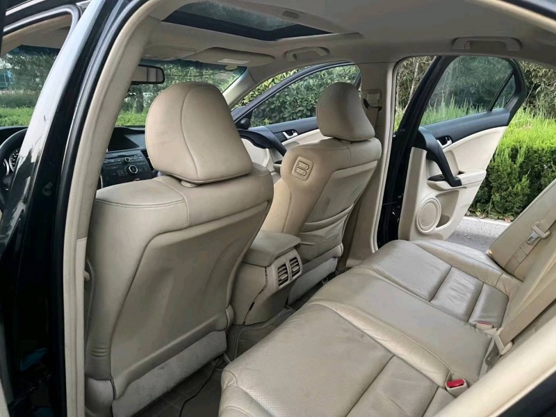 济宁14年本田思铂睿3