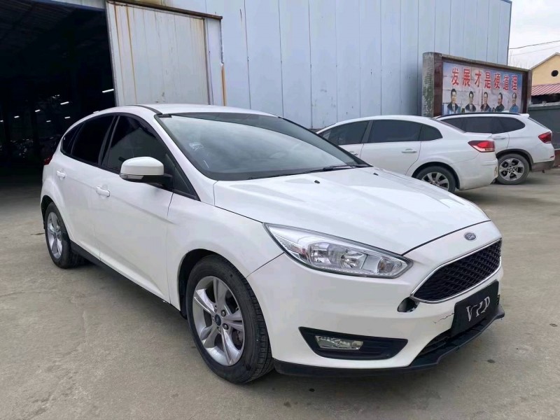 济宁16年福特福克斯2