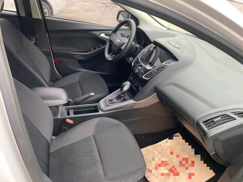 济宁16年福特福克斯6