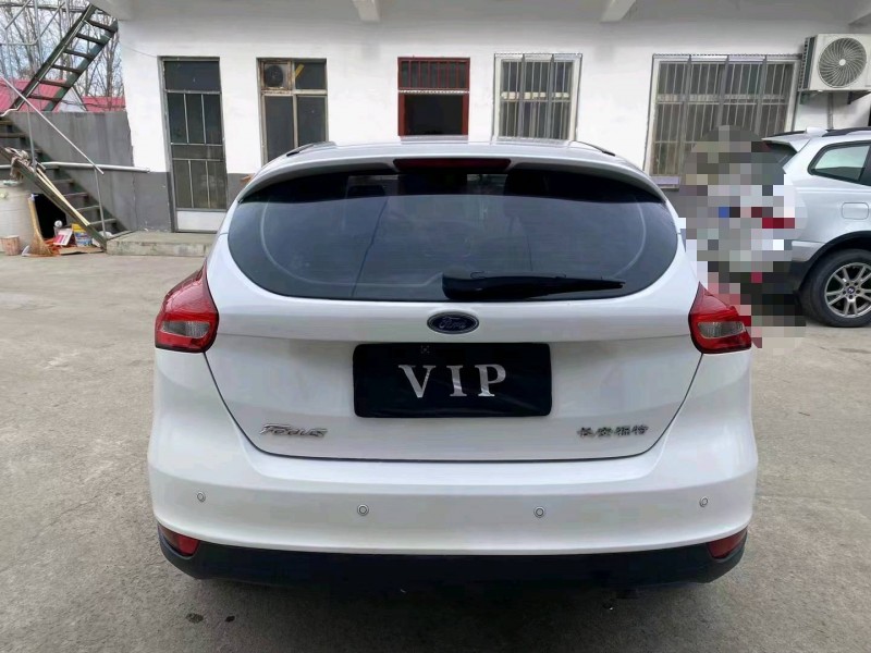 济宁16年福特福克斯9