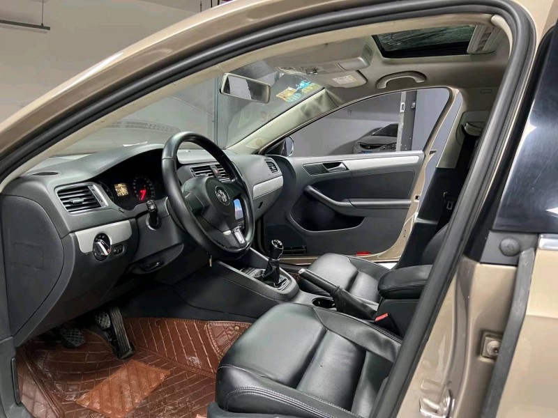 成都15年大众速腾6