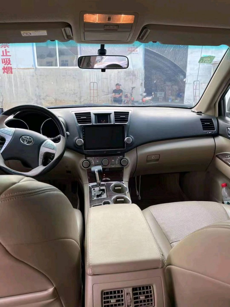 北京12年丰田汉兰达9
