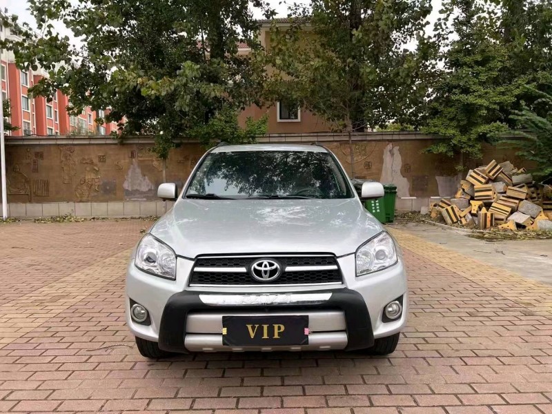 东营13年丰田RAV41