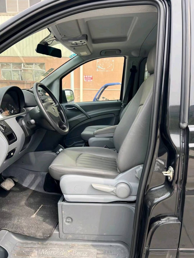 东莞14年奔驰威霆5