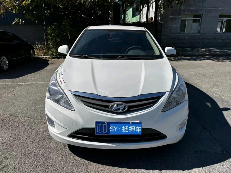 沈阳12年现代瑞纳9