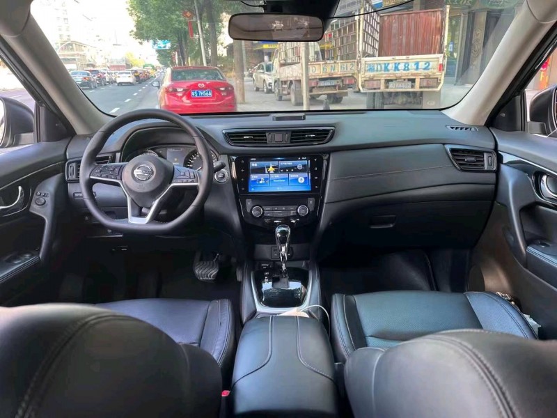 济南20年日产奇骏3