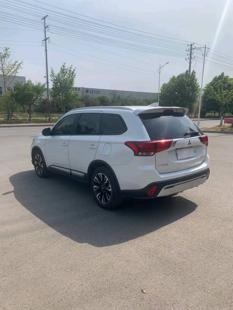 徐州20年三菱欧蓝德2