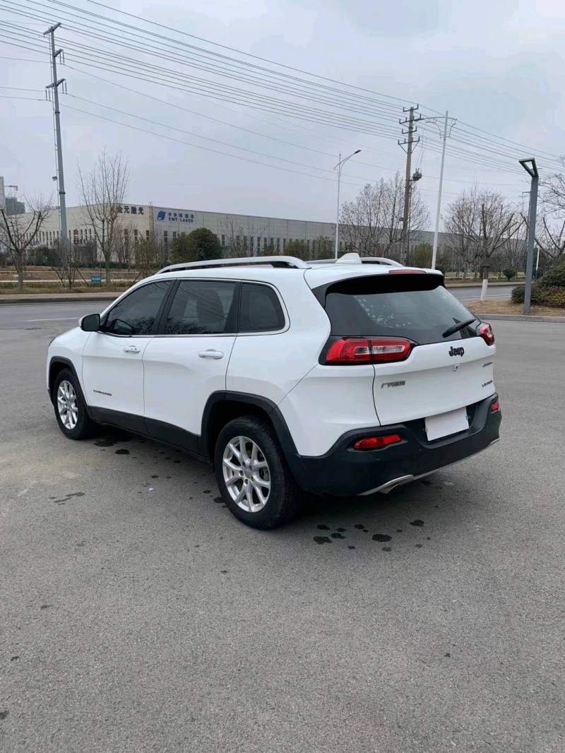 徐州18年Jeep自由光2